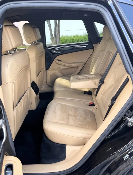 2017 Porsche Macan - Image 9 of 18