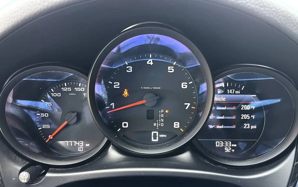 2017 Porsche Macan - Image 17 of 18