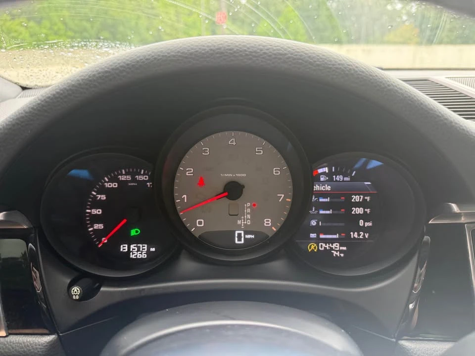 2017 Porsche Macan - Image 18 of 20