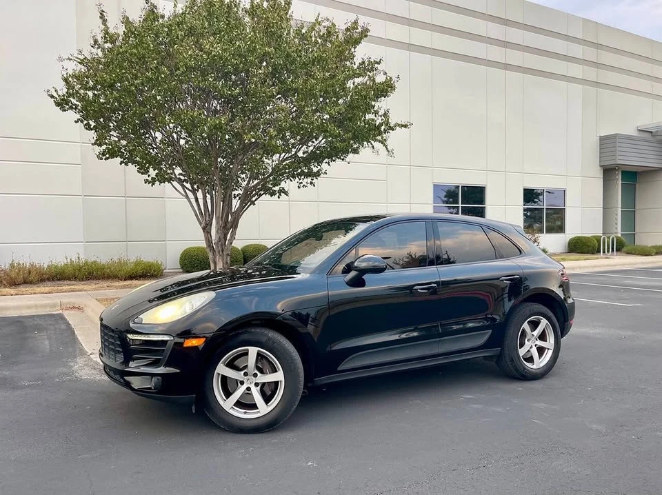 2017 Porsche Macan - Image 2 of 18