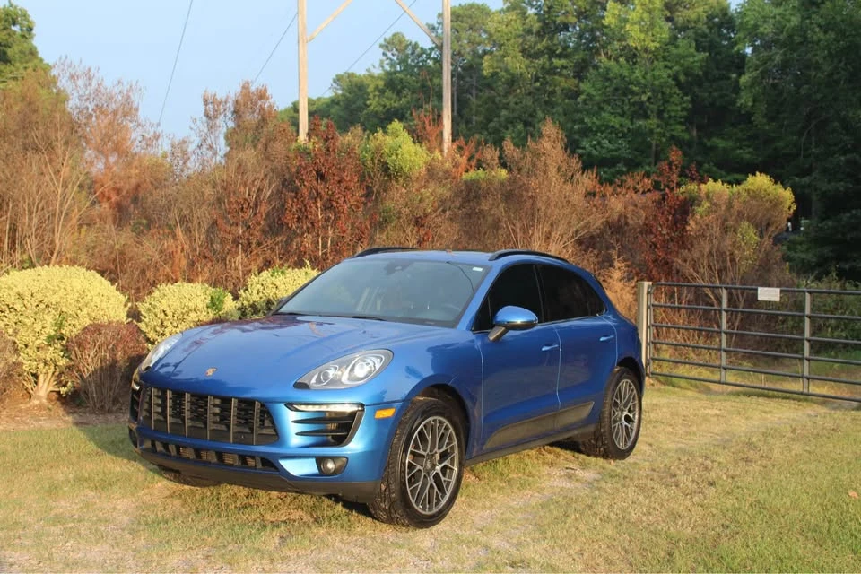 2017 Porsche Macan - Image 9 of 20