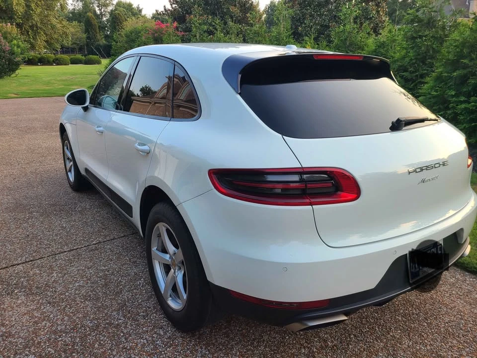 2017 Porsche Macan - Image 2 of 10