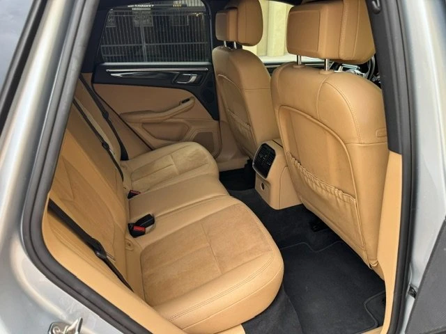 2017 Porsche Macan - Image 13 of 19