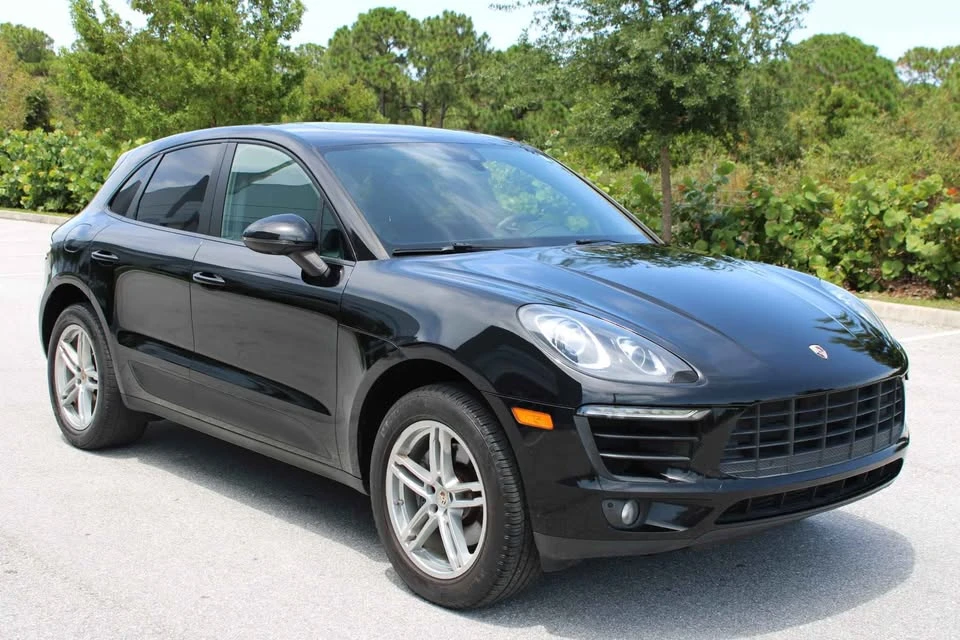 2017 Porsche Macan - Image 2 of 10