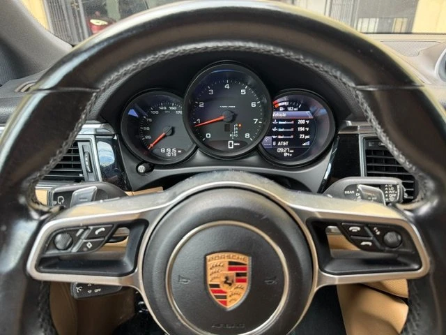 2017 Porsche Macan - Image 9 of 19