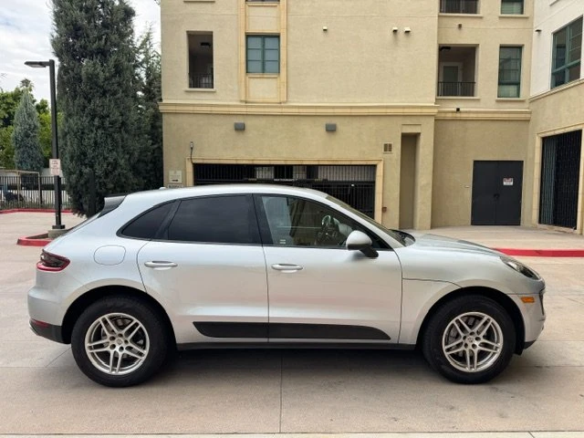 2017 Porsche Macan - Image 7 of 19