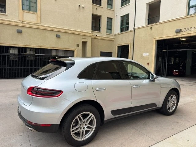 2017 Porsche Macan - Image 4 of 19