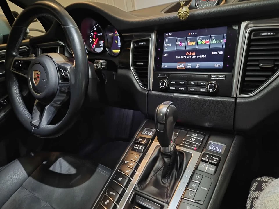 2017 Porsche Macan - Image 4 of 8