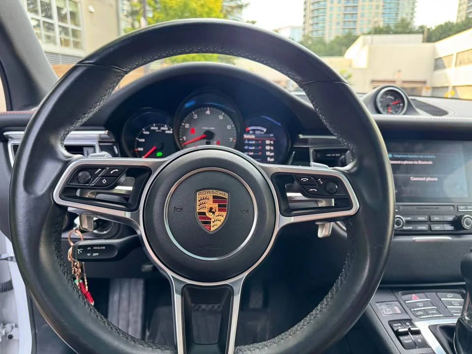 2017 Porsche Macan - Image 7 of 11