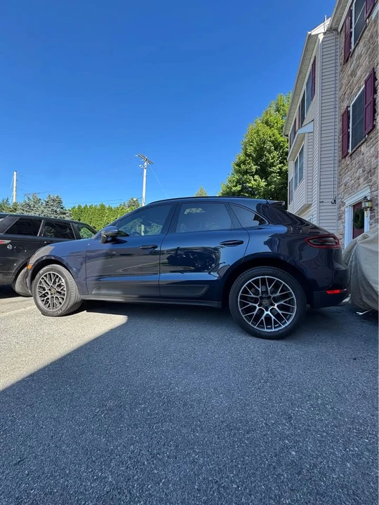 2017 Porsche Macan - Image 2 of 17
