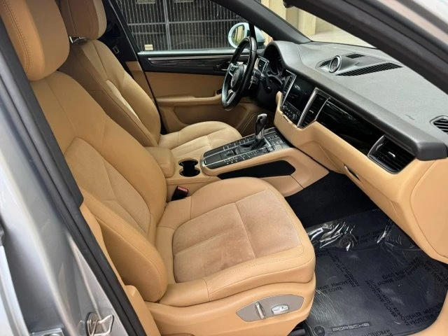 2017 Porsche Macan - Image 11 of 19