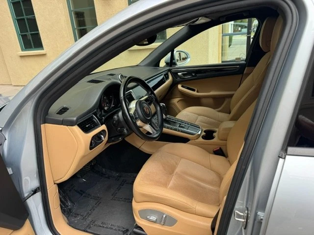 2017 Porsche Macan - Image 12 of 19