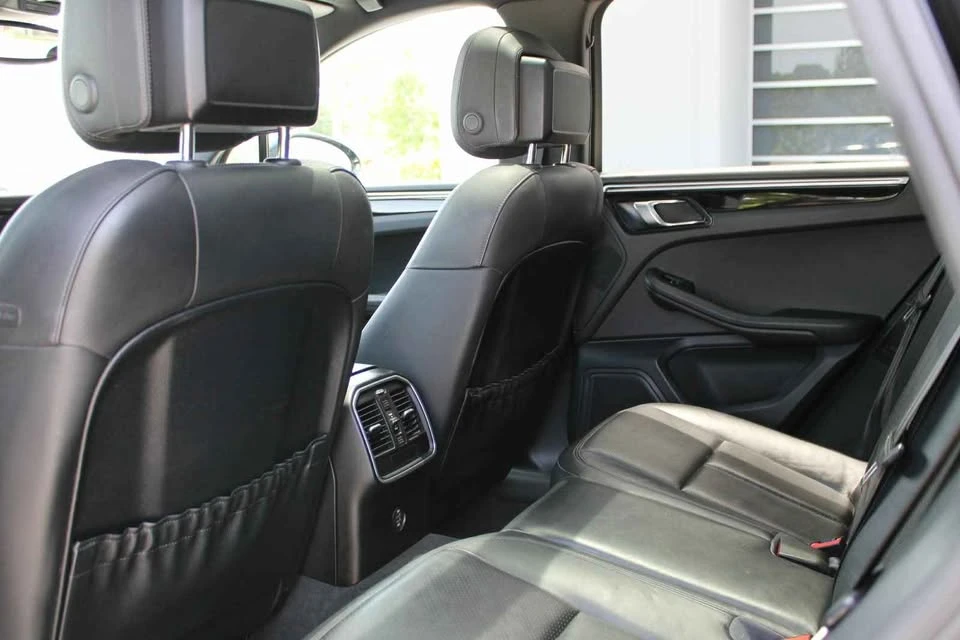 2017 Porsche Macan - Image 10 of 10