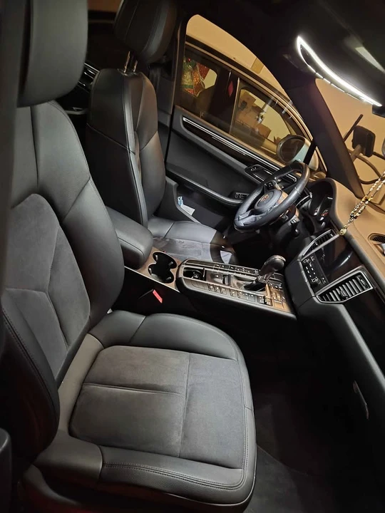 2017 Porsche Macan - Image 2 of 8