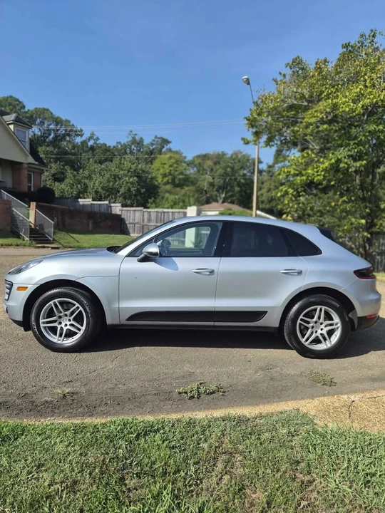 2017 Porsche Macan - Image 5 of 8
