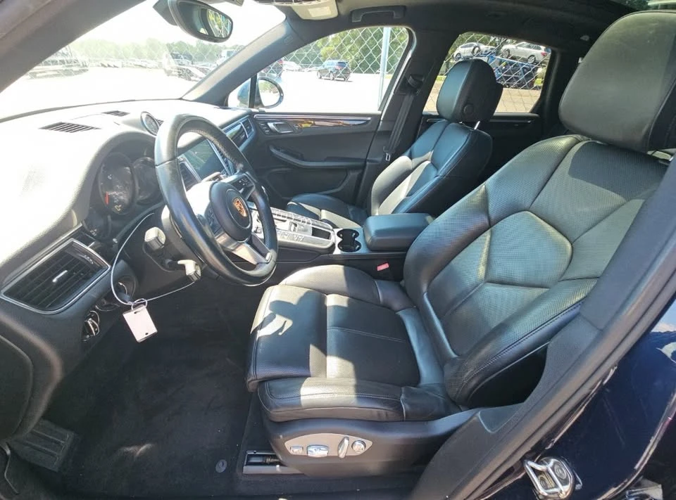 2017 Porsche Macan - Image 5 of 7