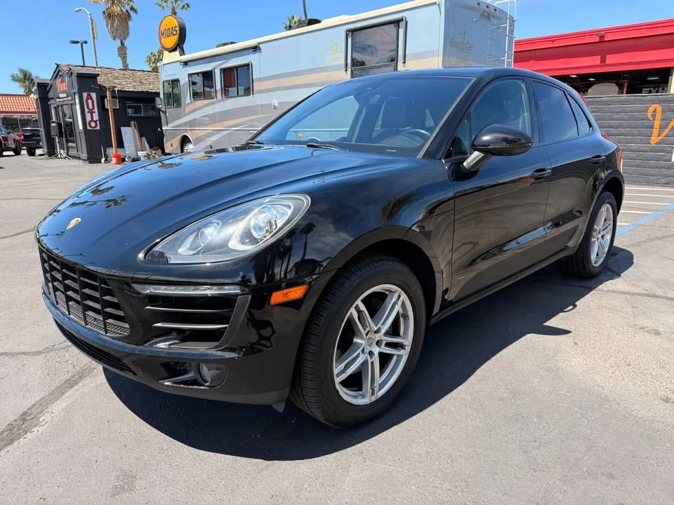 2017 Porsche Macan - Image 2 of 17