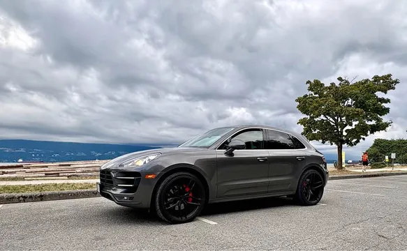 2017 Porsche Macan Turbo