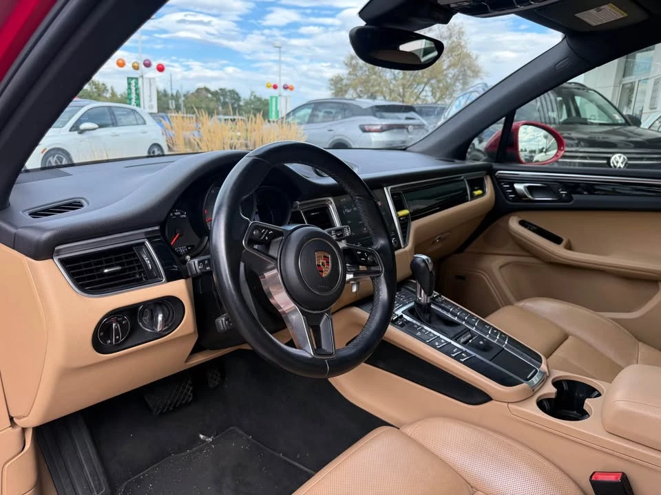 2017 Porsche Macan - Image 9 of 18
