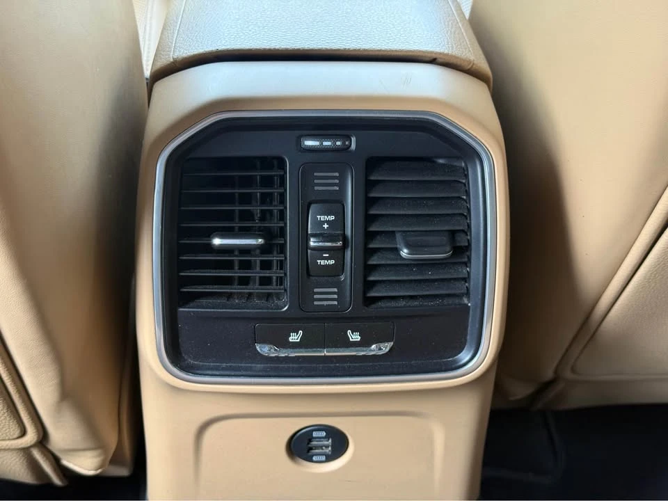 2017 Porsche Macan - Image 12 of 18