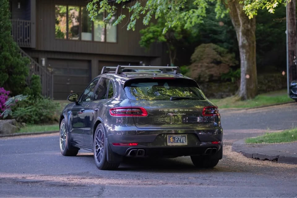 2017 Porsche Macan - Image 2 of 8