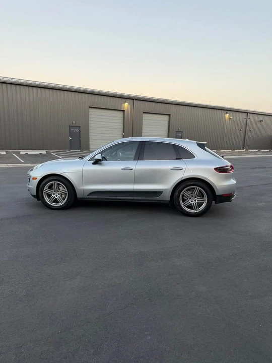 2017 Porsche Macan - Image 5 of 19