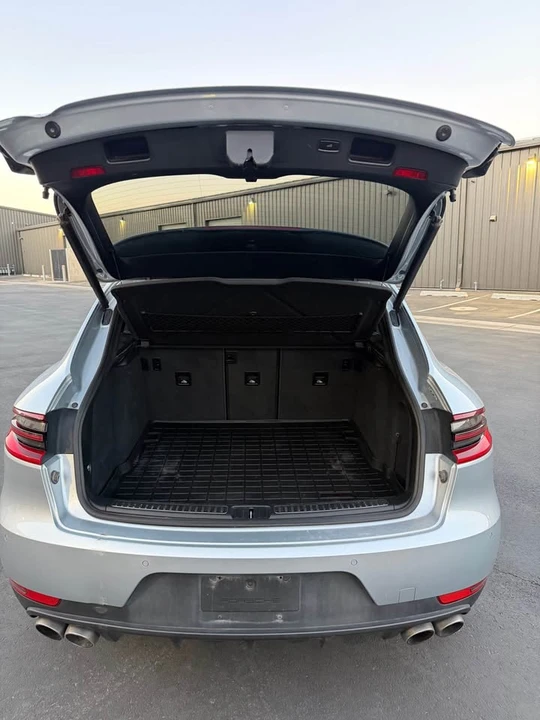 2017 Porsche Macan - Image 19 of 19