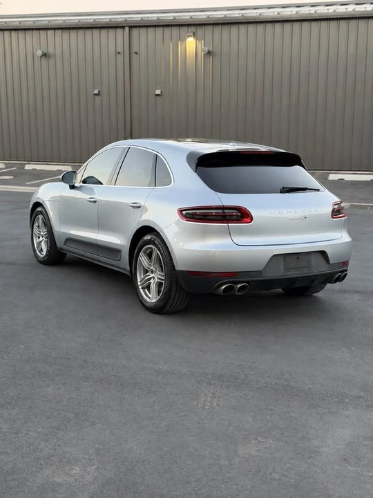 2017 Porsche Macan - Image 8 of 19