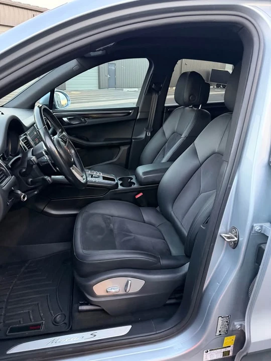 2017 Porsche Macan - Image 10 of 19