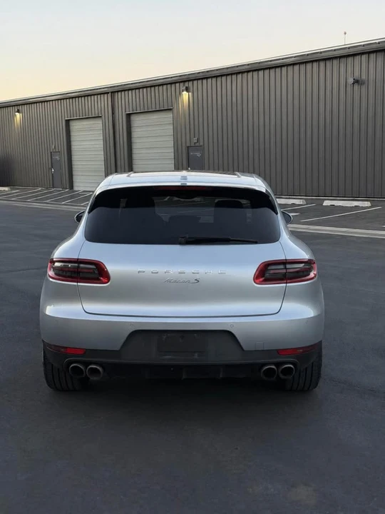 2017 Porsche Macan - Image 7 of 19