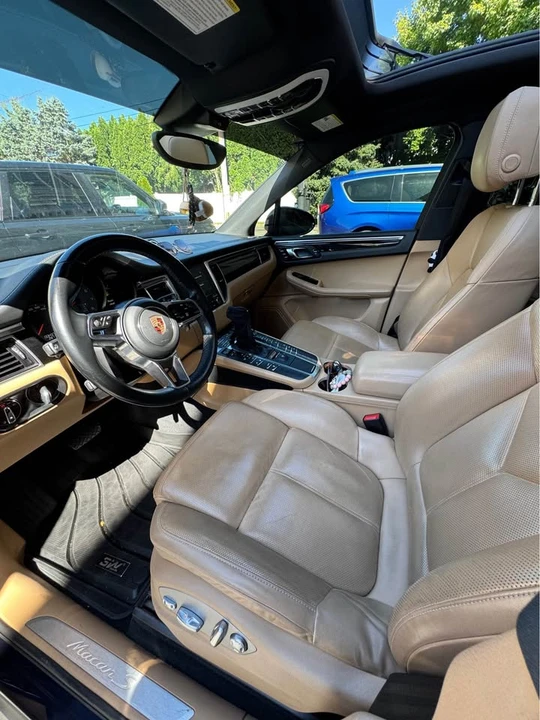 2017 Porsche Macan - Image 14 of 17