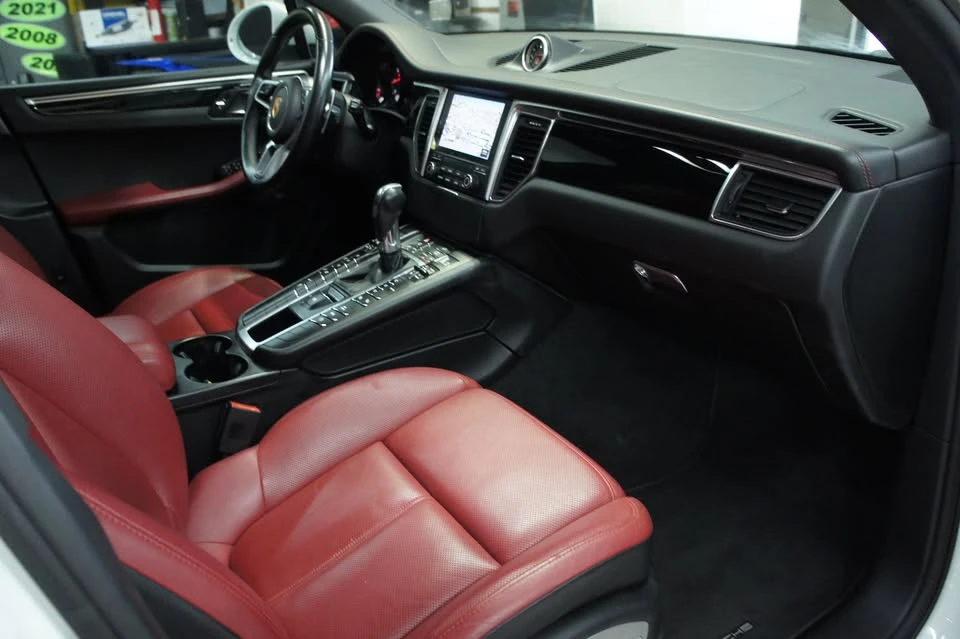 2017 Porsche Macan - Image 6 of 17