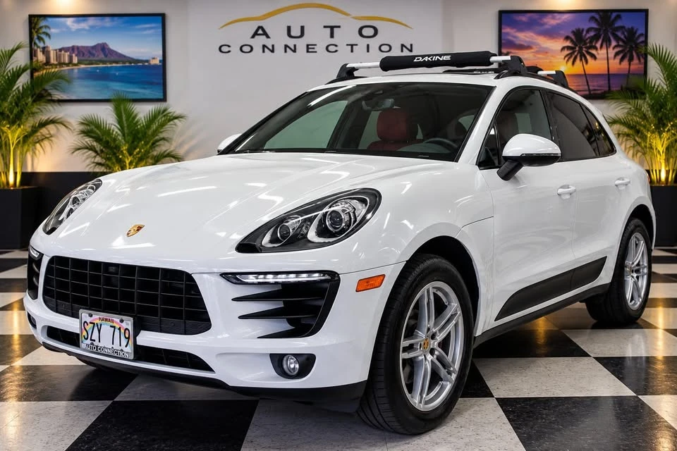 2017 Porsche Macan - Image 2 of 17