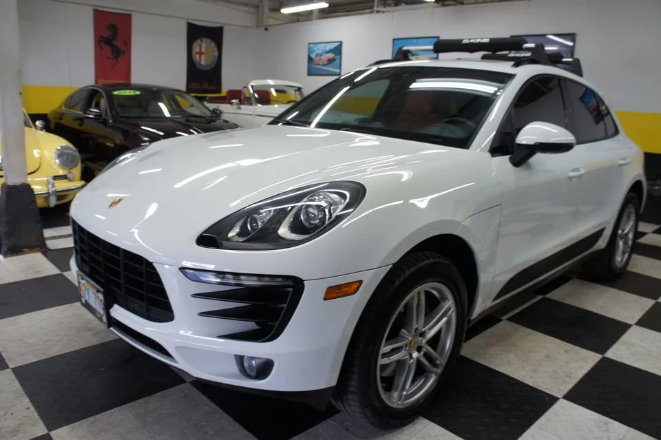 2017 Porsche Macan - Image 14 of 17