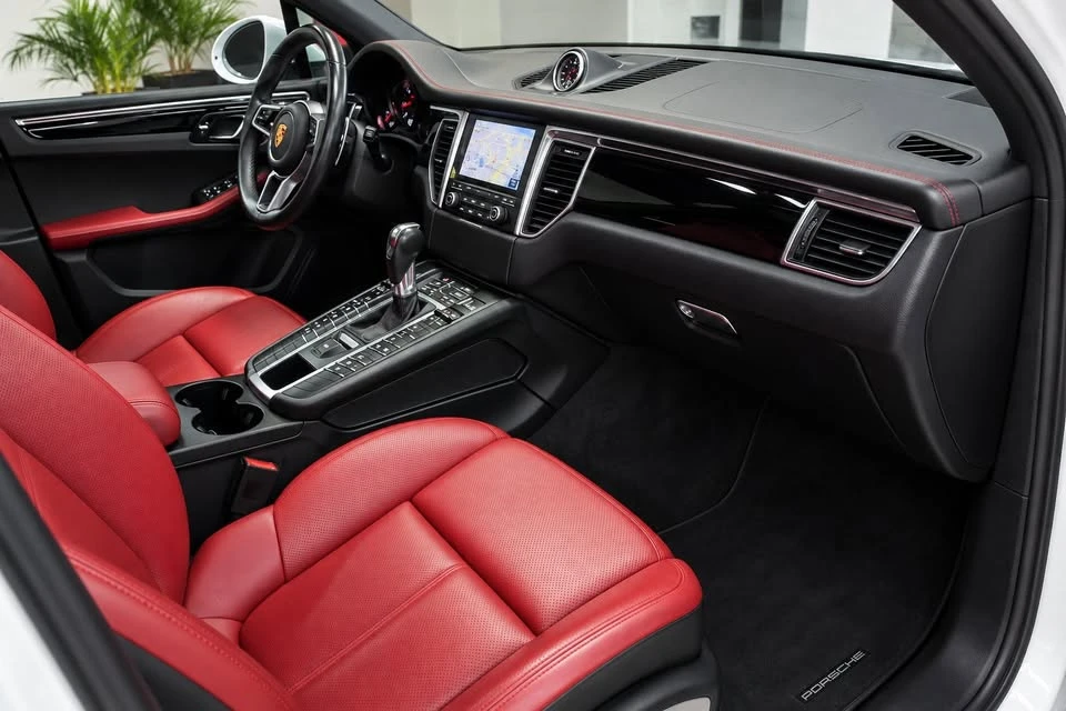 2017 Porsche Macan - Image 4 of 17