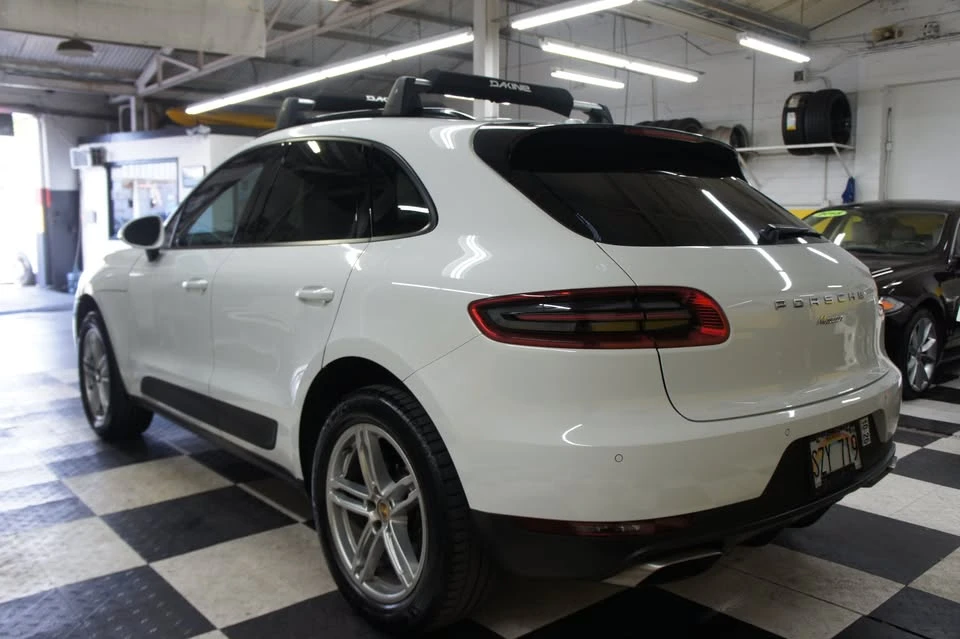 2017 Porsche Macan - Image 12 of 17