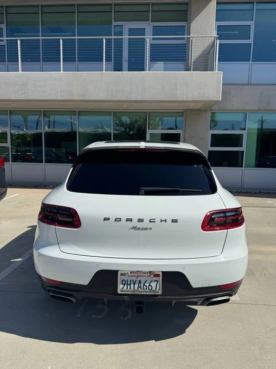 2017 Porsche Macan - Image 3 of 24