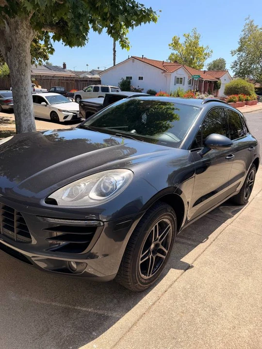 2017 Porsche Macan - Image 2 of 5