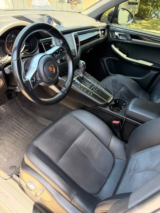 2017 Porsche Macan - Image 4 of 5