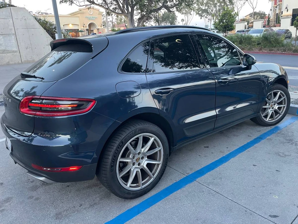 2017 Porsche Macan - Image 2 of 20