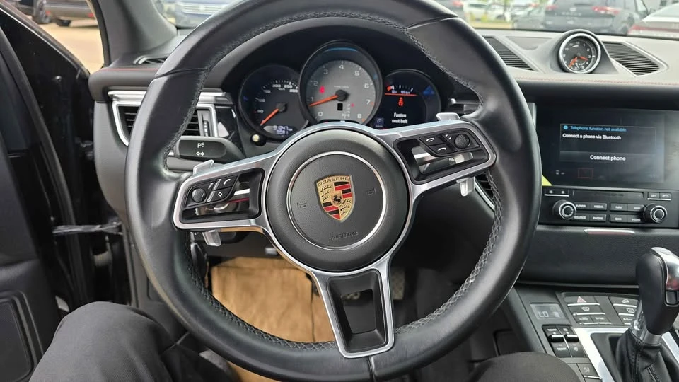 2017 Porsche Macan - Image 7 of 10