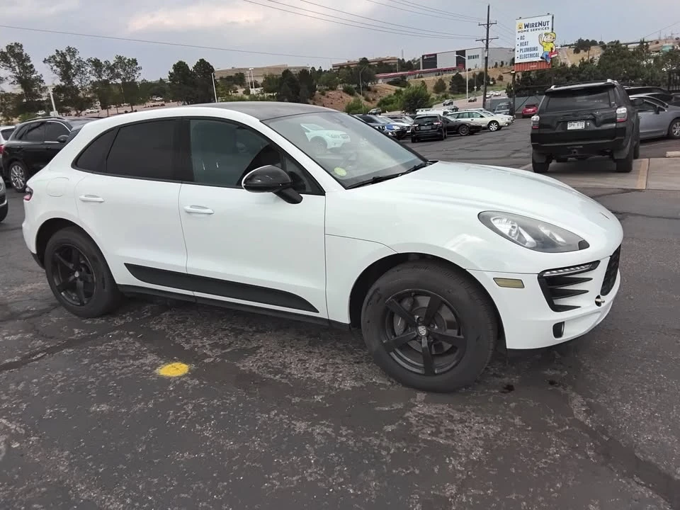 2017 Porsche Macan - Image 4 of 11