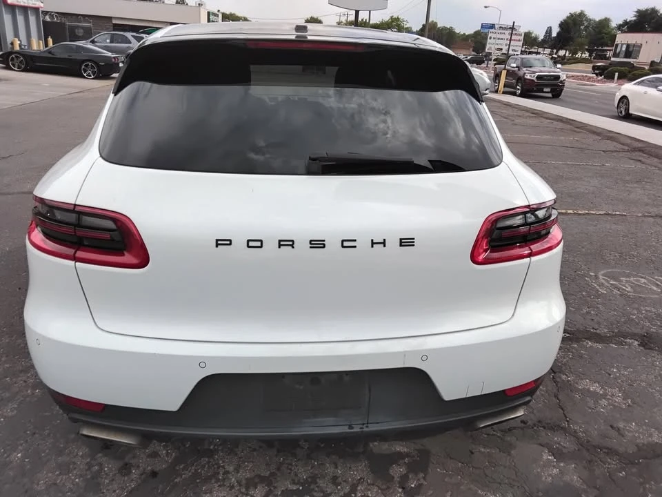 2017 Porsche Macan - Image 6 of 11