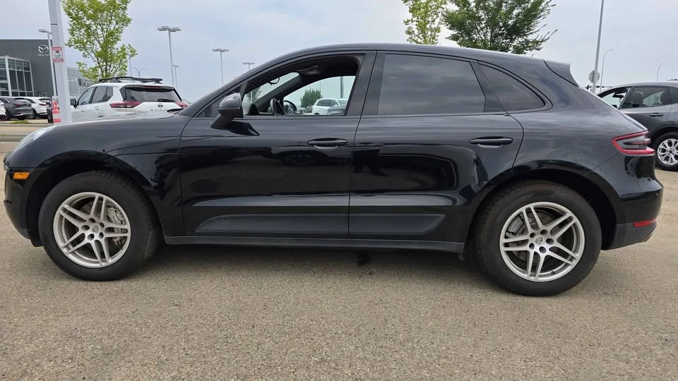 2017 Porsche Macan - Image 2 of 10