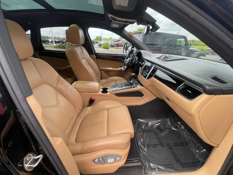 2017 Porsche Macan - Image 19 of 20