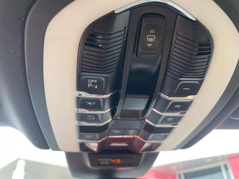 2017 Porsche Macan - Image 13 of 20