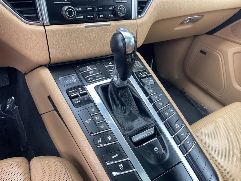 2017 Porsche Macan - Image 10 of 20