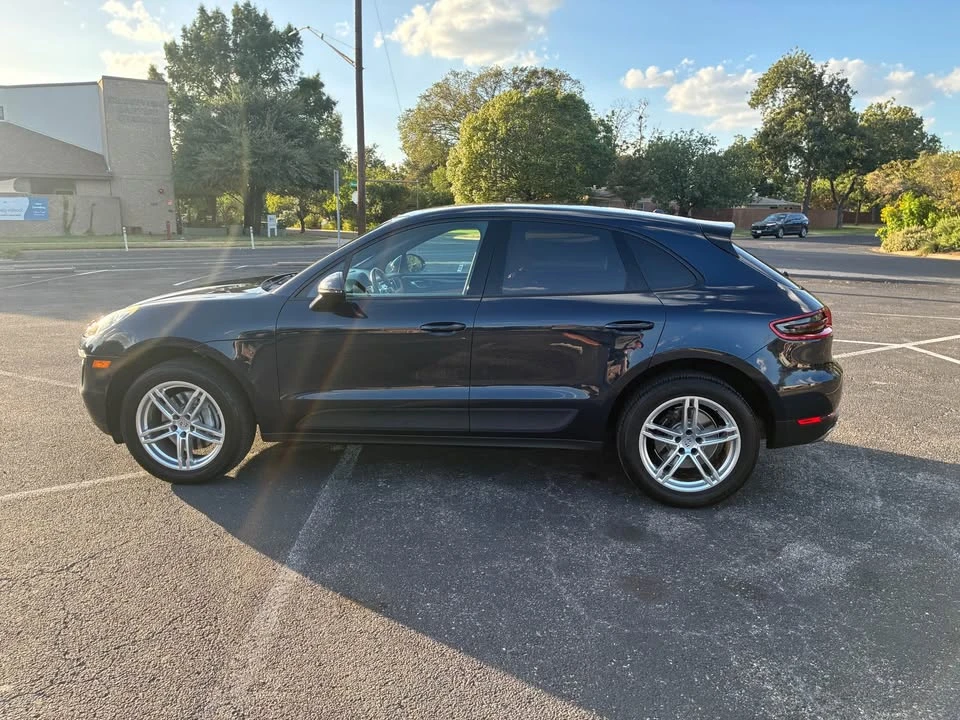 2017 Porsche Macan - Image 14 of 16