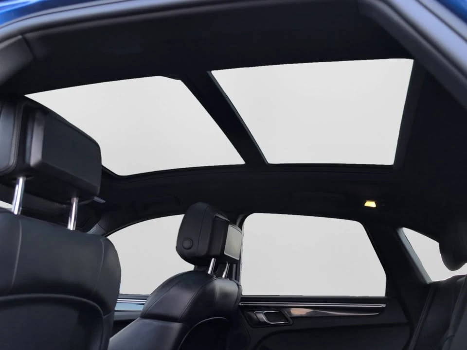 2017 Porsche Macan - Image 9 of 20