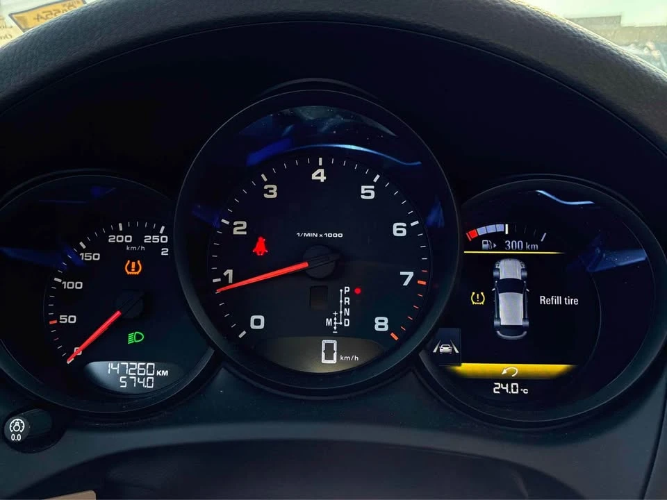 2017 Porsche Macan - Image 8 of 13